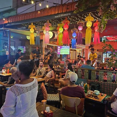Merry V Guesthouse Bangkok Luaran gambar