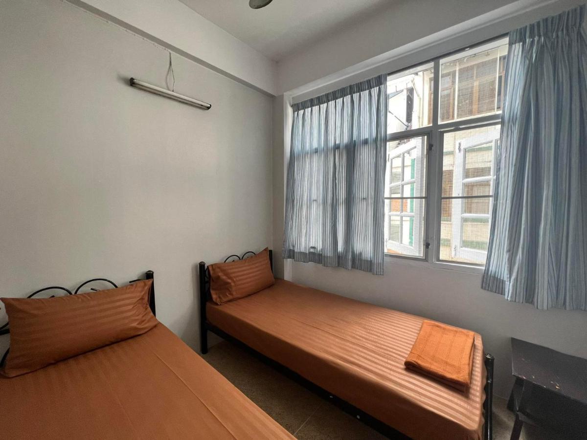 Merry V Guesthouse Bangkok Luaran gambar