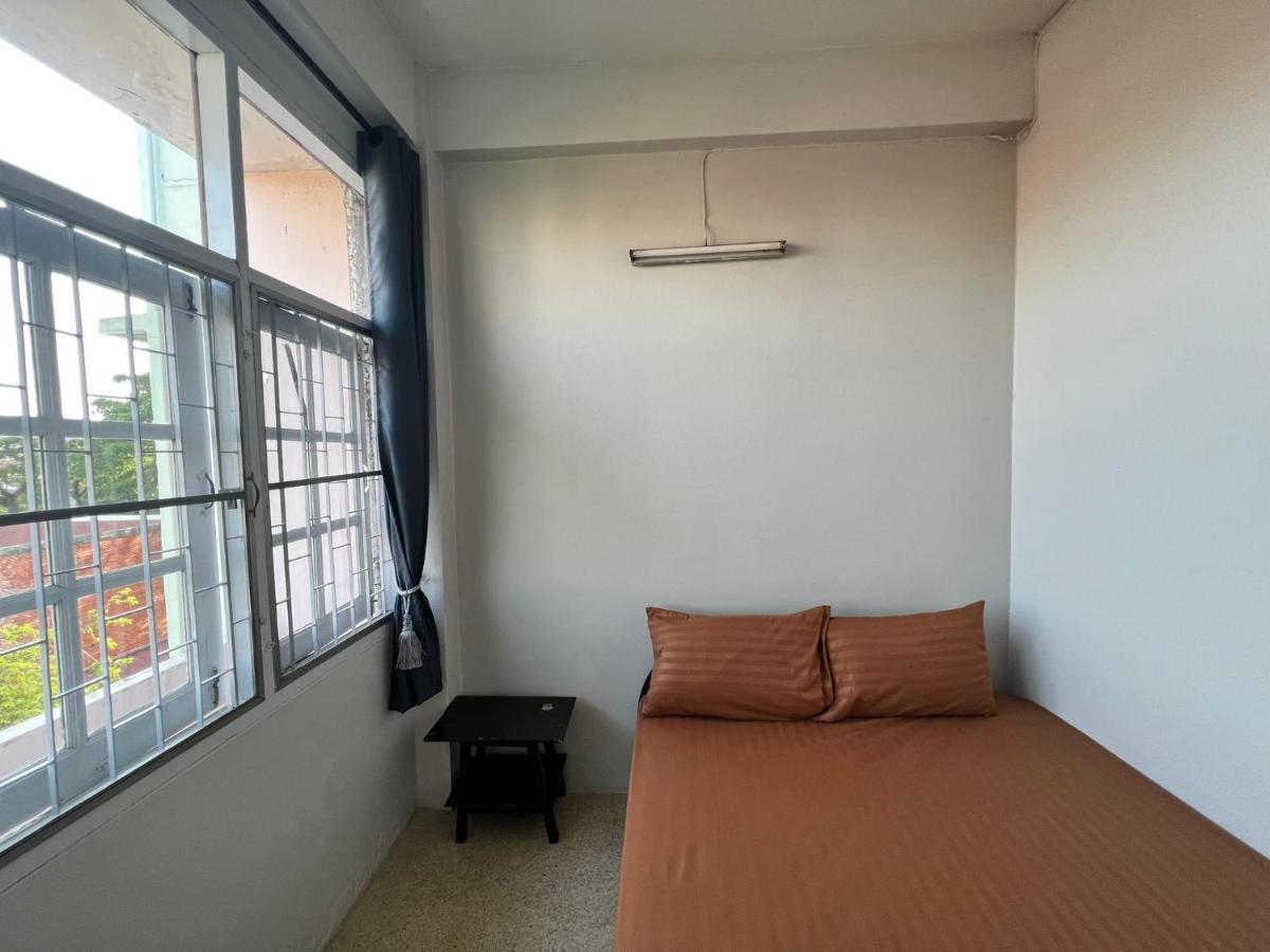 Merry V Guesthouse Bangkok Luaran gambar