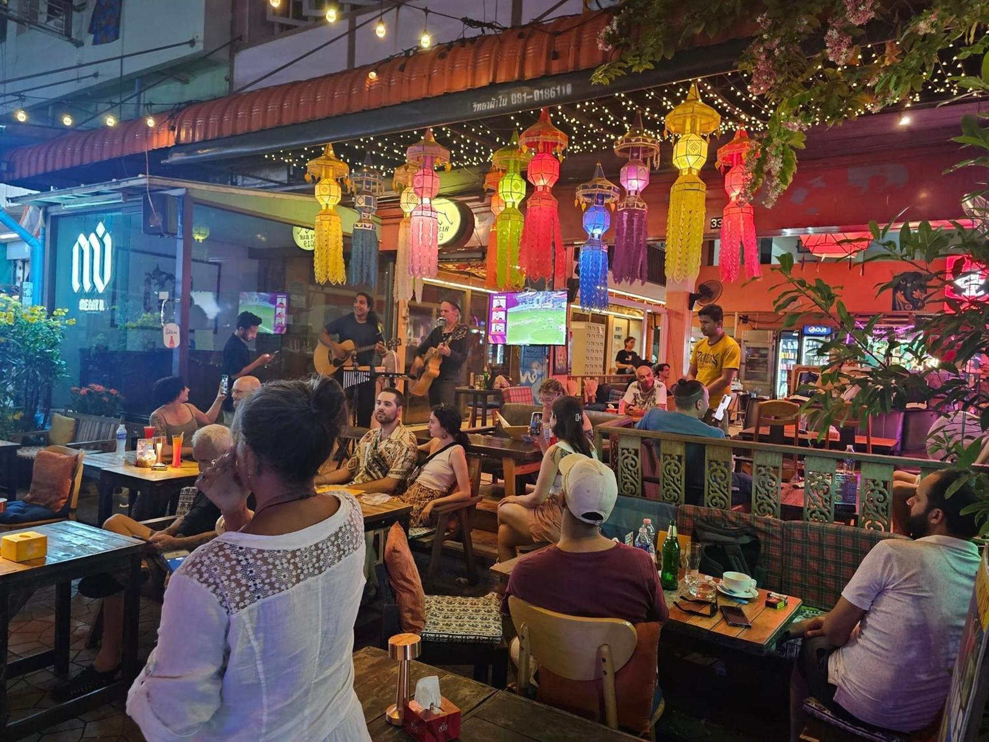 Merry V Guesthouse Bangkok Luaran gambar