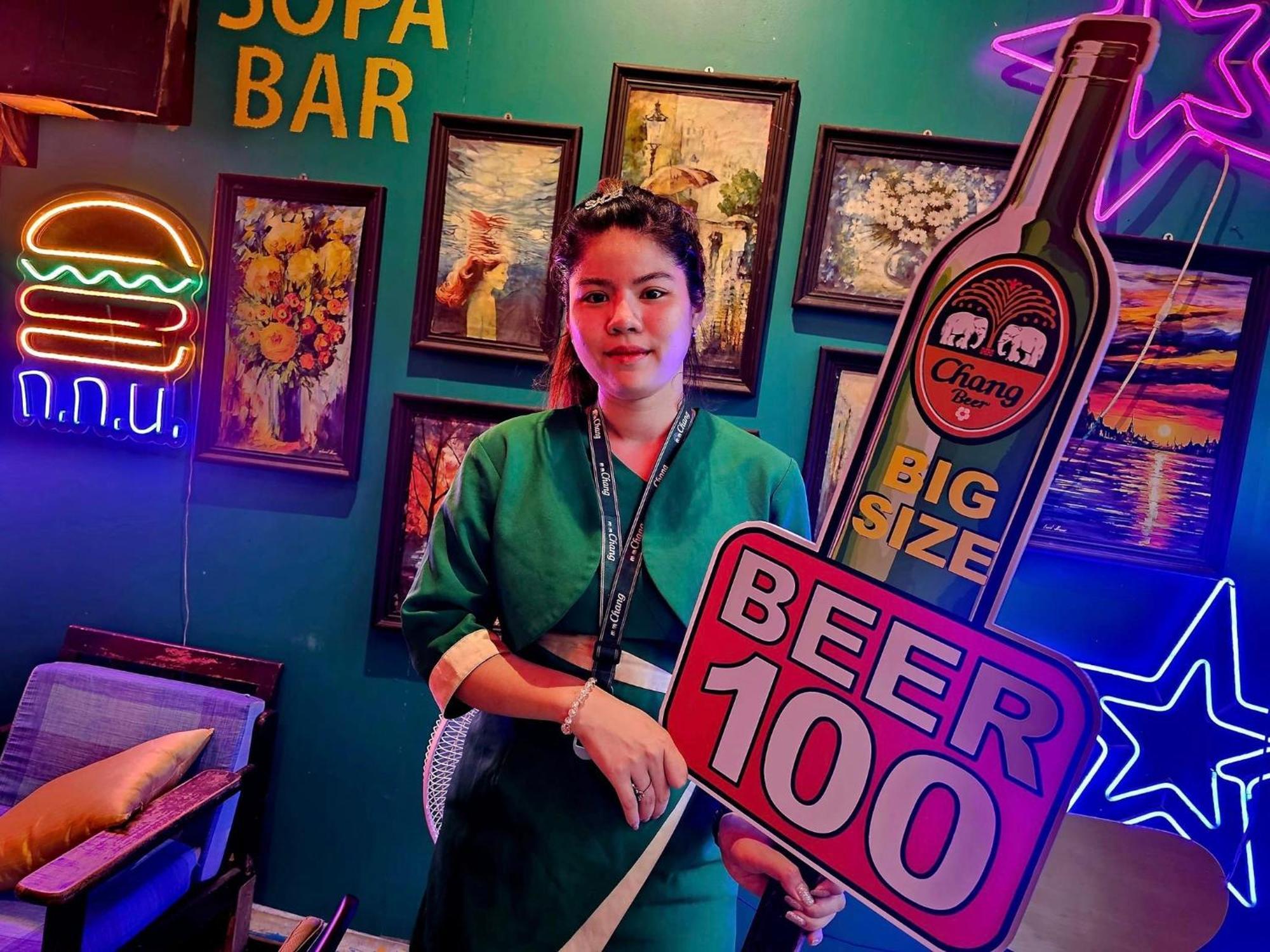 Merry V Guesthouse Bangkok Luaran gambar