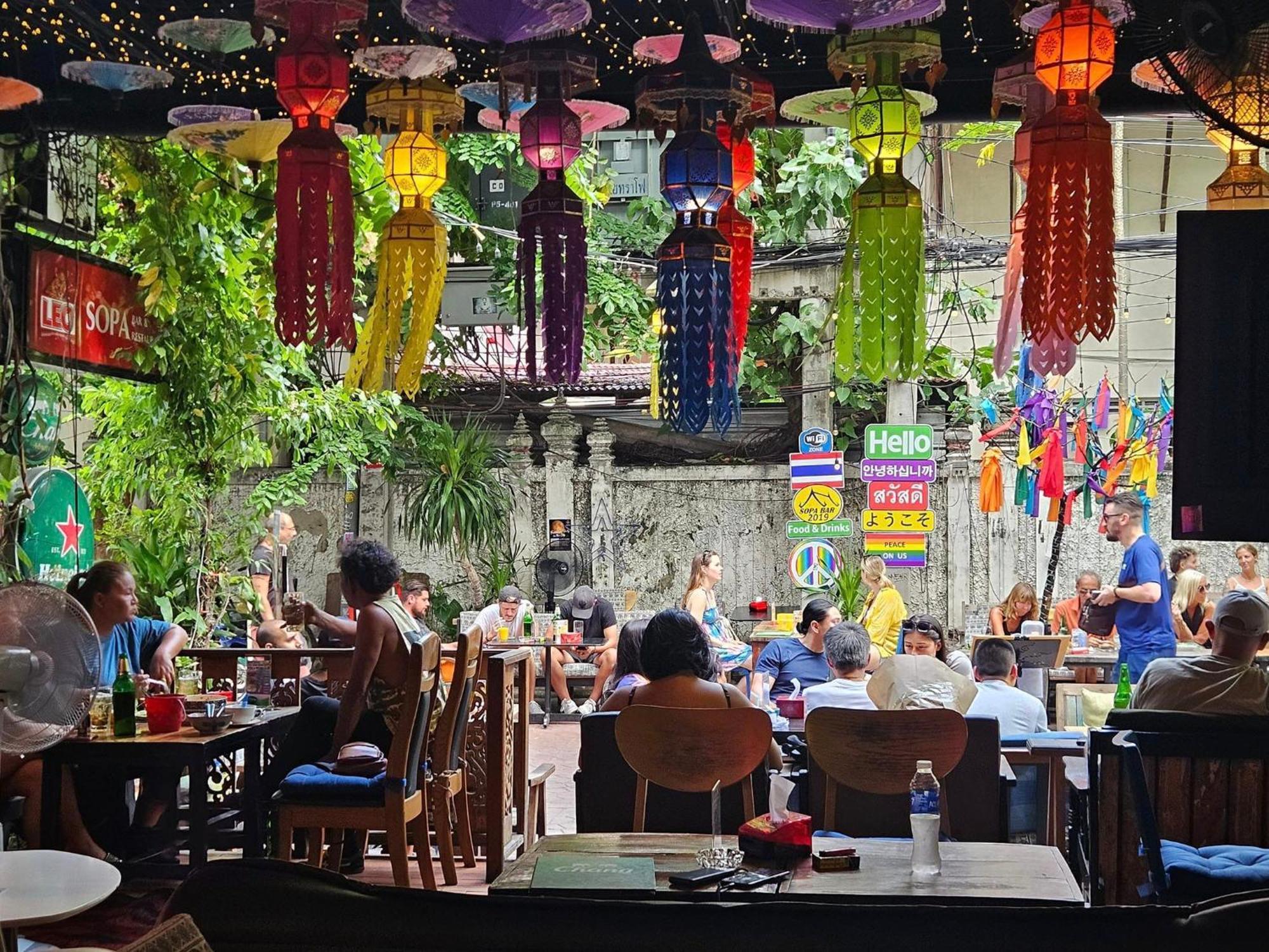 Merry V Guesthouse Bangkok Luaran gambar
